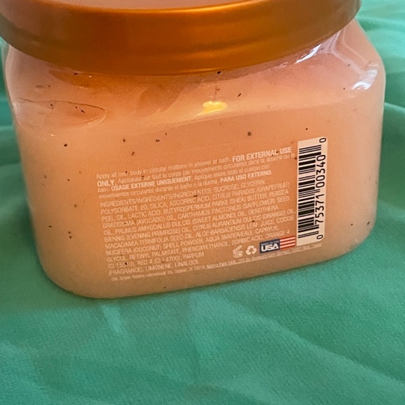 NWT Tree Hut Sugar Scrub - Vitamin C - Picture 3 of 5